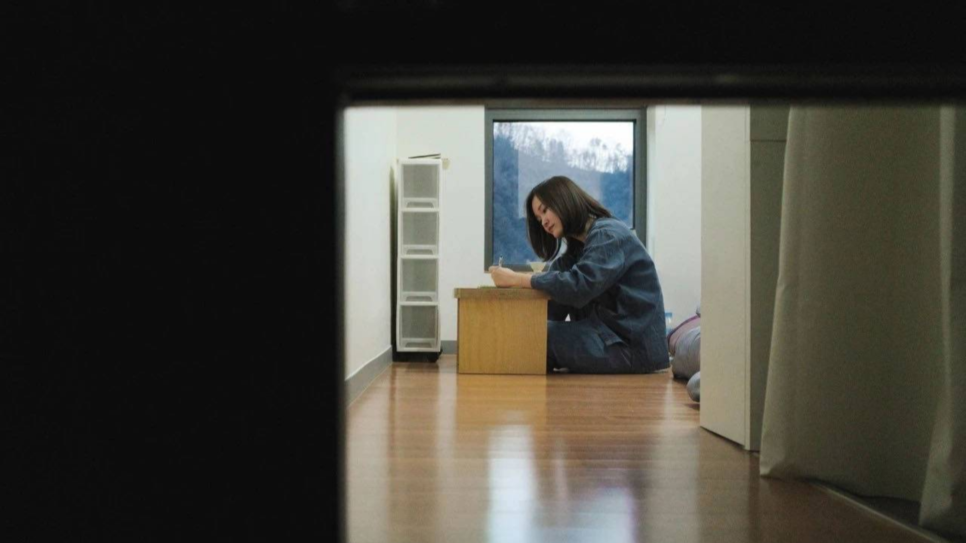 韩国年轻人甘愿花钱被关:坐牢才是最自由的